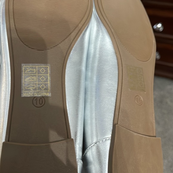 Silver flats never worn. Ordered & arrived from retailer w/o a box as pictured. - Picture 11 of 11